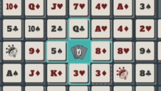 Earning 2,500 points by building a hand with a Q, 7, and 4.